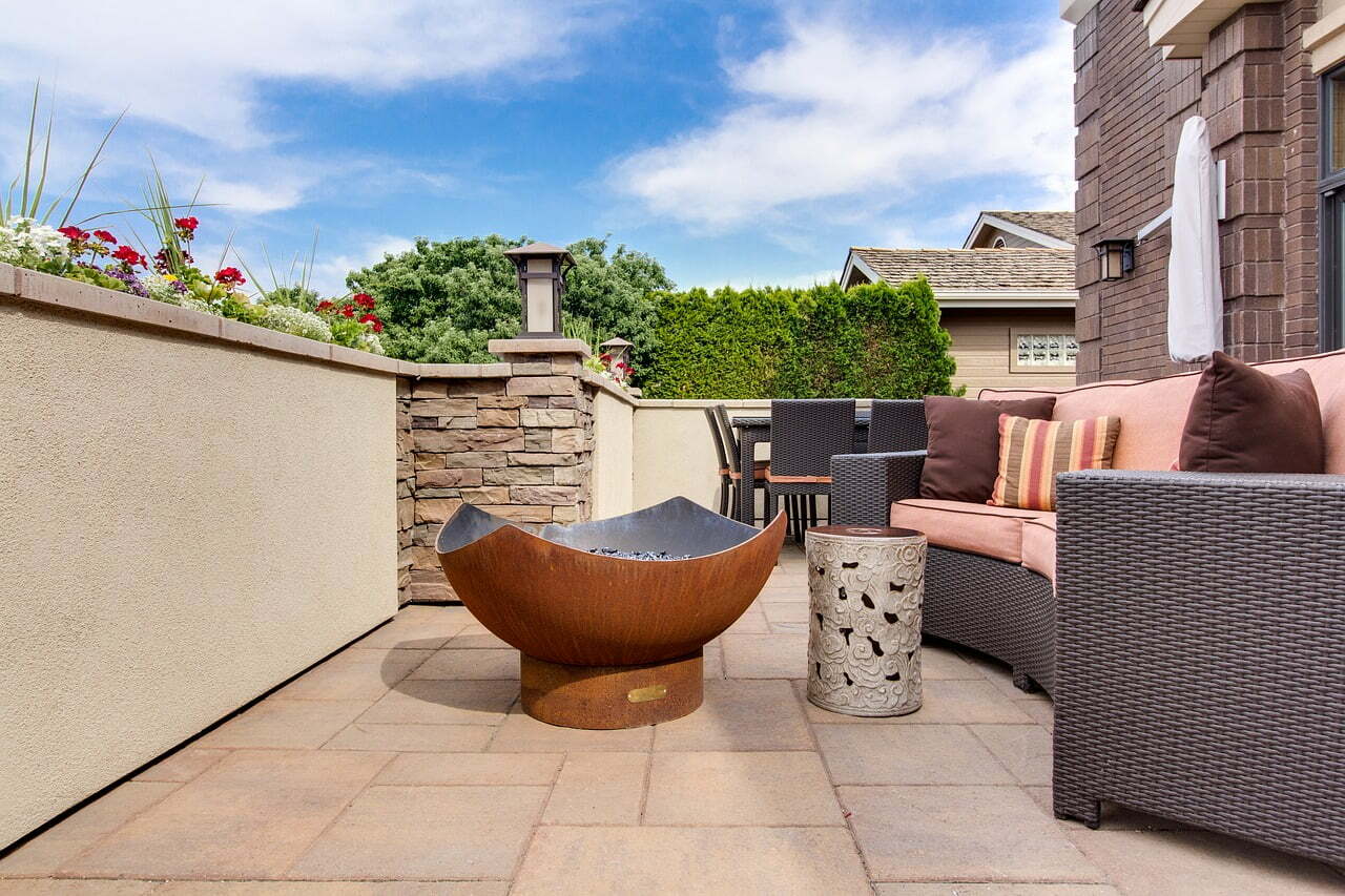 Here Are the 4 Best Ways to Arrange Your Patio