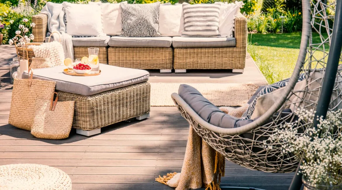 What are Some Sustainable Outdoor Furniture Options: Eco-Friendly Choices