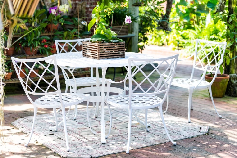 Comparing Cast Aluminum Patio Furniture Florida Homeowners styles in Florida