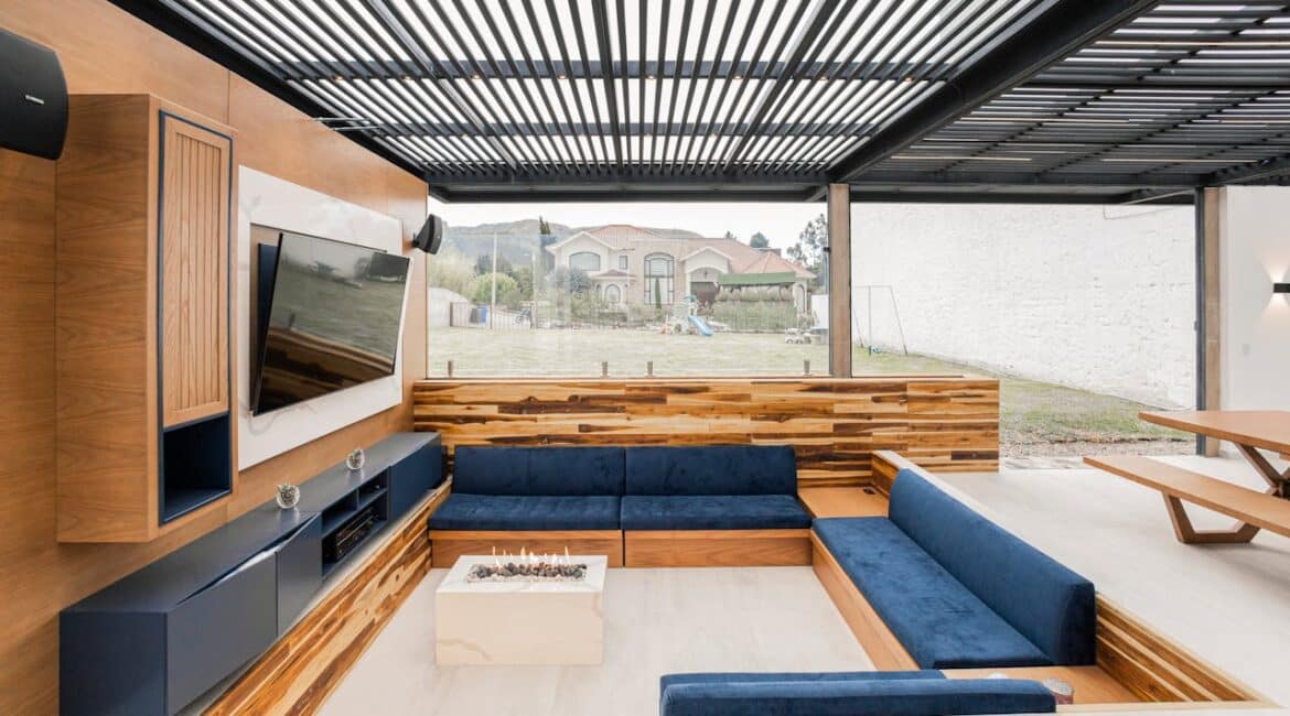 outdoor living room