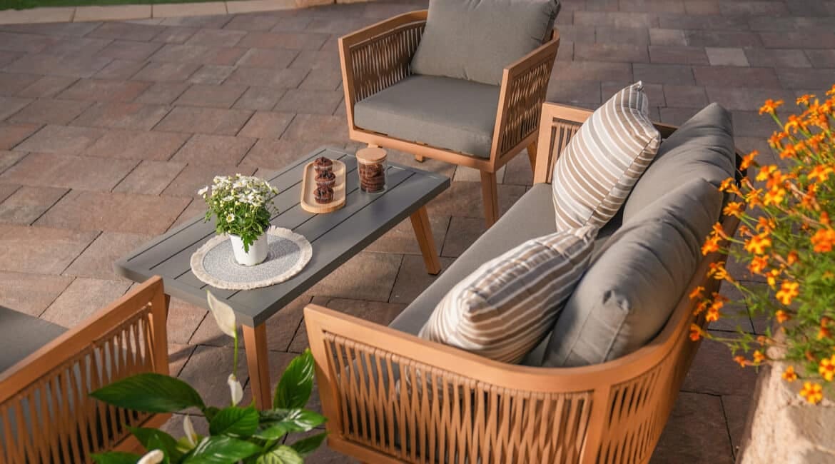 Teak vs. Aluminum: Which Outdoor Furniture Material Is Right for Atlanta Homes? — Florida
