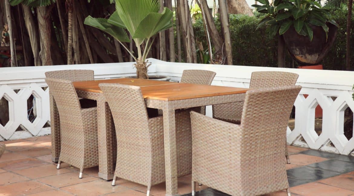 pvc outdoor dining