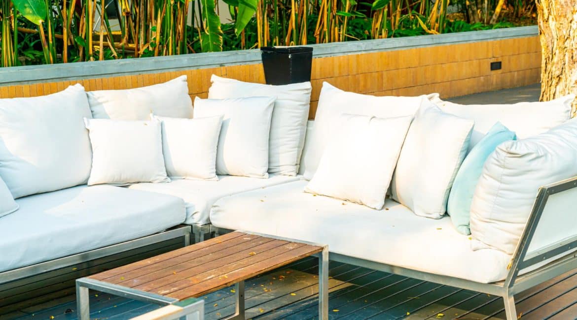 outdoor living furniture