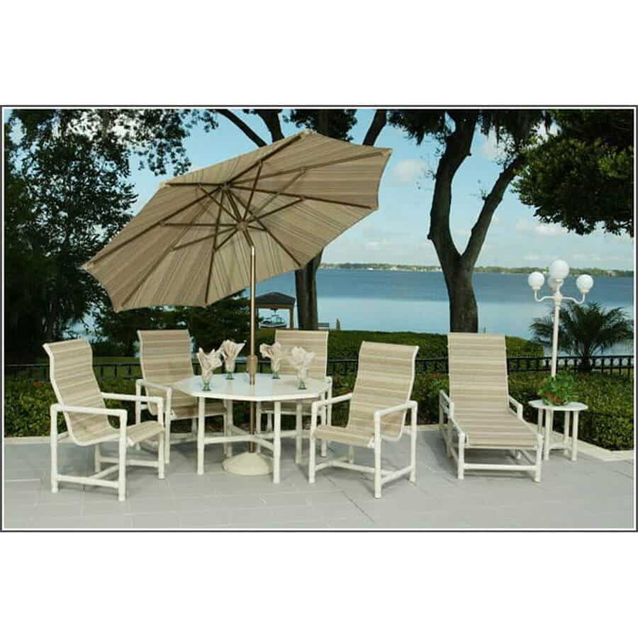 What Size Patio Umbrella Fits a Dining Table?: Umbrella