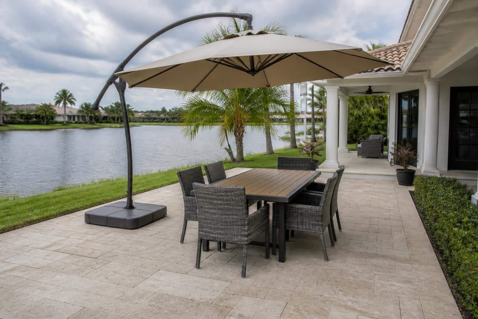 cantilever umbrella base weight patio layout in Florida