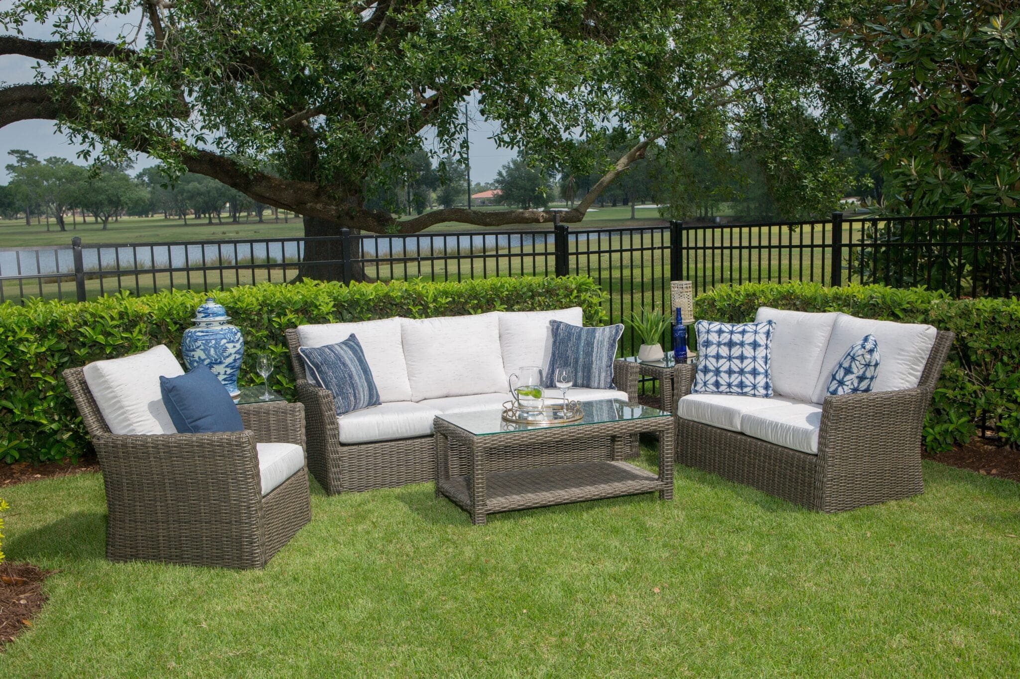 Vista Backyard outdoor patio furniture